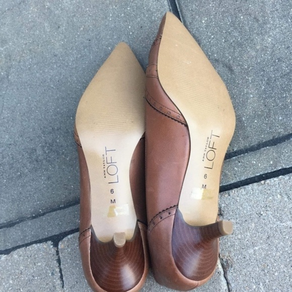Ann Taylor Loft Pointed Toe Low Heel Pumps 6M - Picture 2 of 6